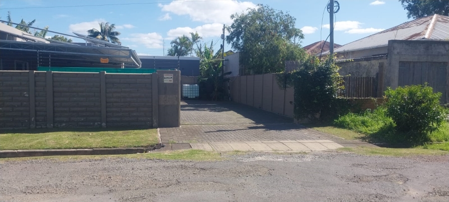 To Let Commercial Property for Rent in Vincent Eastern Cape